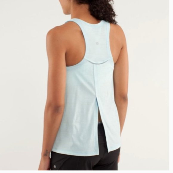 Lululemon Run: Silver lining Tank - Picture 2 of 11